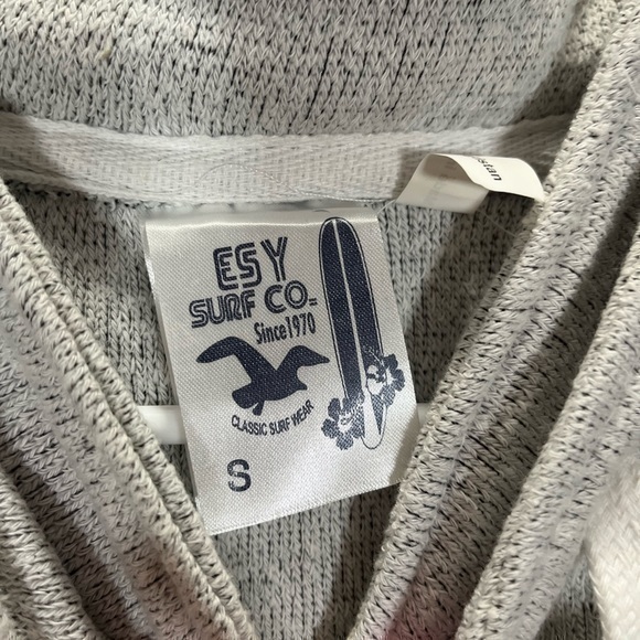 NEW ESY Surf Co Women’s Grey Block Island Rhode Island Embroidered Pullover Top - Picture 7 of 11